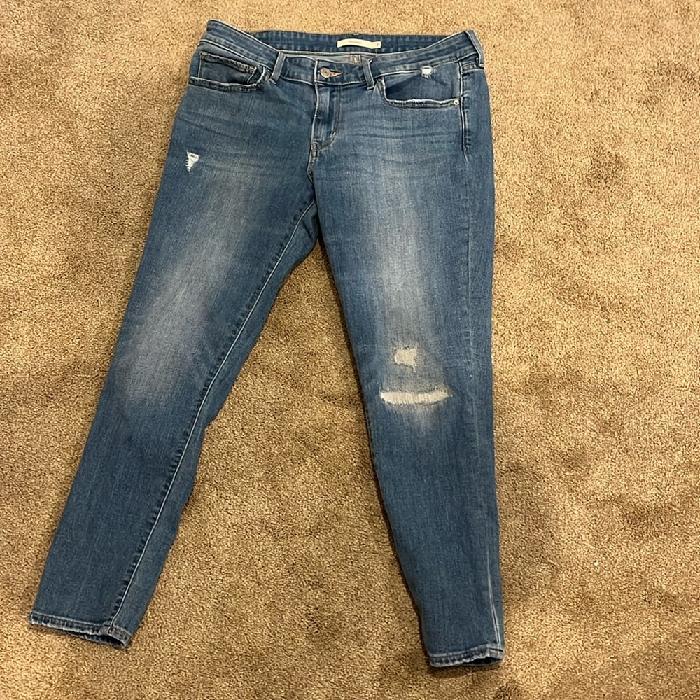 Levi’s 711 Skinny Jeans